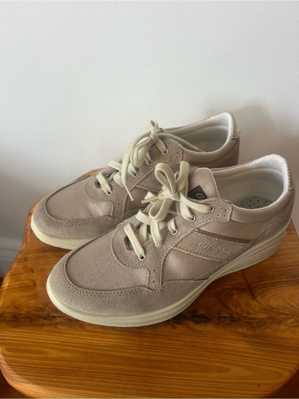 Beautiful Light Taupe Lace-Up Women's Espadrille Sneakers❤️36/6